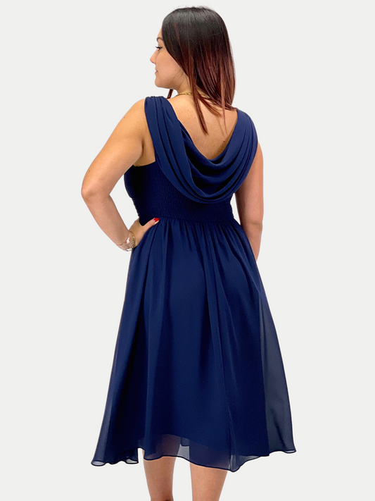 Abito midi curvy in chiffon con mantellina